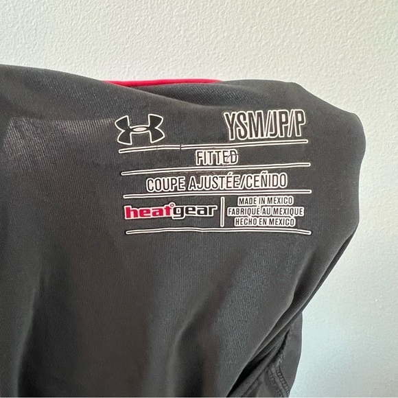 Under Armour HeatGear Gray & Pink Fitted Shirt - Picture 3 of 4